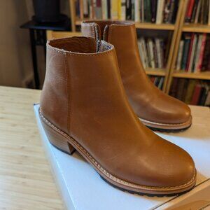 NIB Portland Leather Patina Ankle Bootie in Bourbon - Size 8 - AP